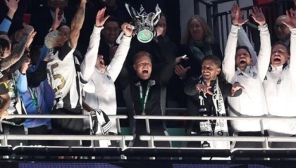 【联赛杯】基耶萨补时进球难救利物浦 纽卡2比1夺冠